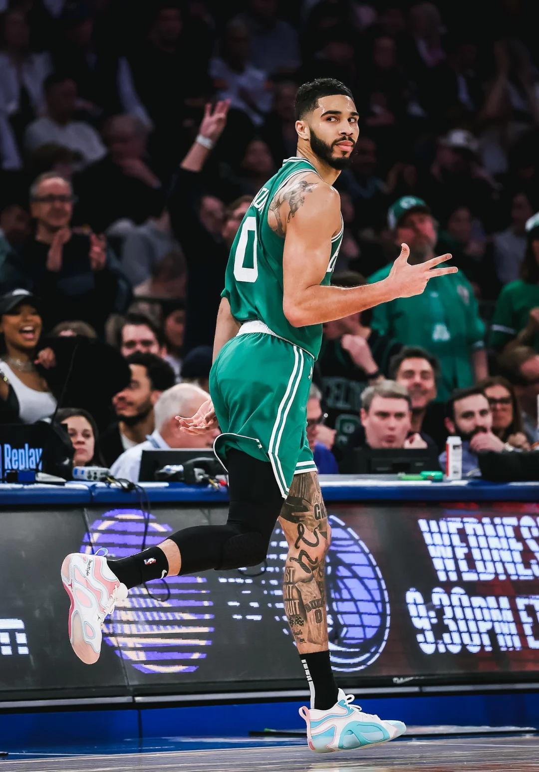 九游体育首页入口-塔图姆焦点对战，巴特勒与60激战热火分钟，败北胜负难料！-九游体育首页入口