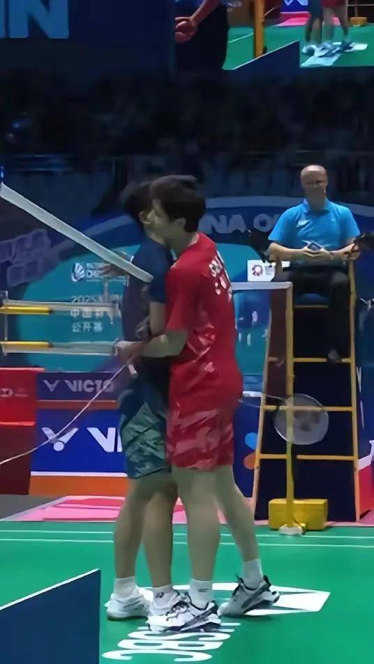 九游体育在线网站-比赛规则变更首场状态出色，SKT观众沸腾！，阿扎伦卡重返赛场引发球迷热议的简单介绍-九游体育在线网站