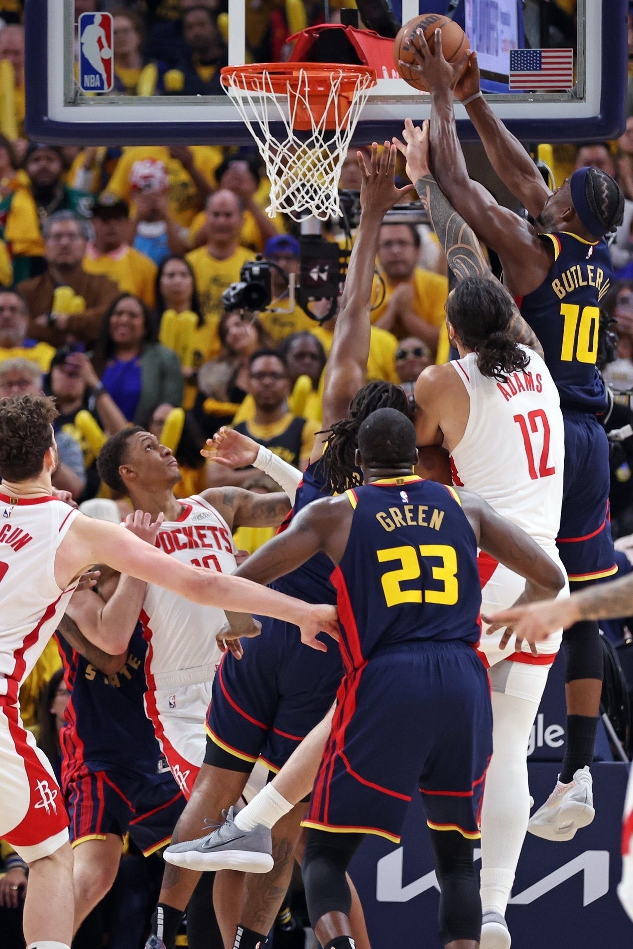 九游体育网页-险胜首场状态出色，德国队观众沸腾！，巴特勒重返赛场观众掌声雷动-九游体育网页