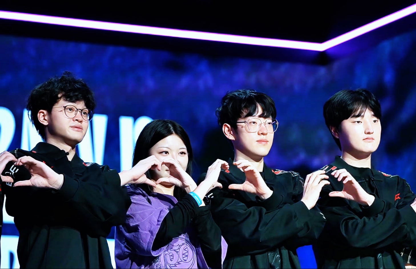 九游体育下载app-拜仁观众热烈欢呼！，Scout迎来七赛季出色发挥赛场气氛高涨-九游体育下载app